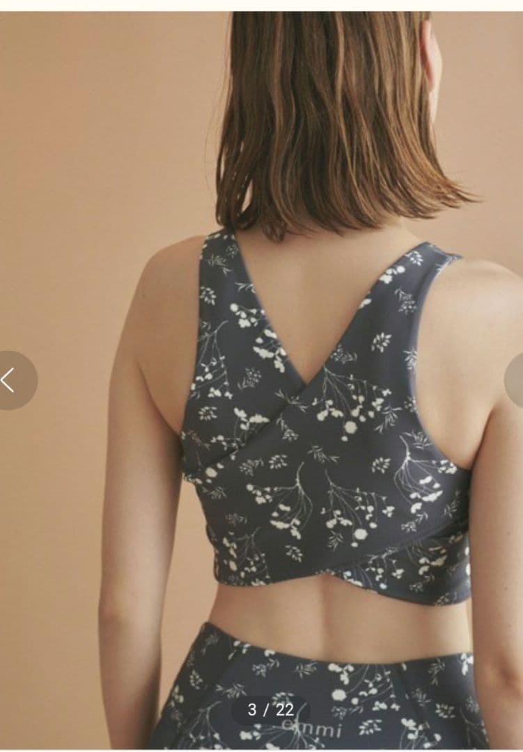 emmi yoga　エミヨガ　フラワー　トップ　レギンス　セット　0