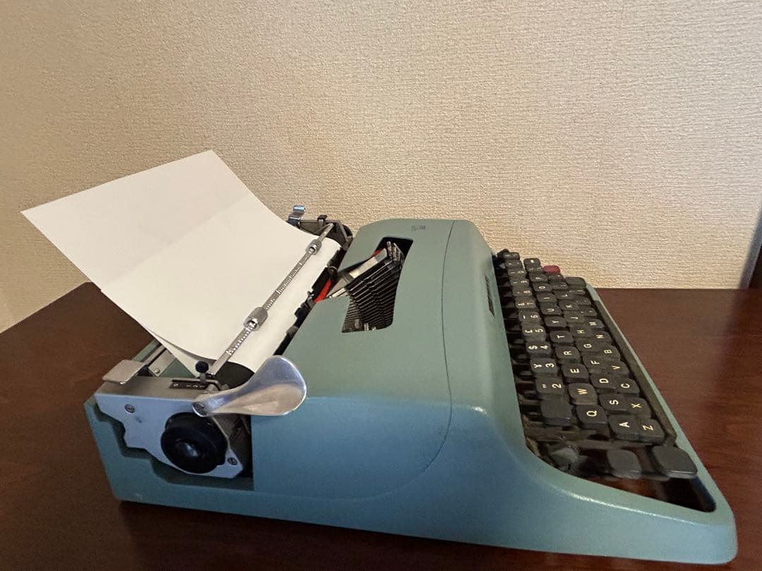 Olivetti Lettera 32 mintgreen 手動タイプライター