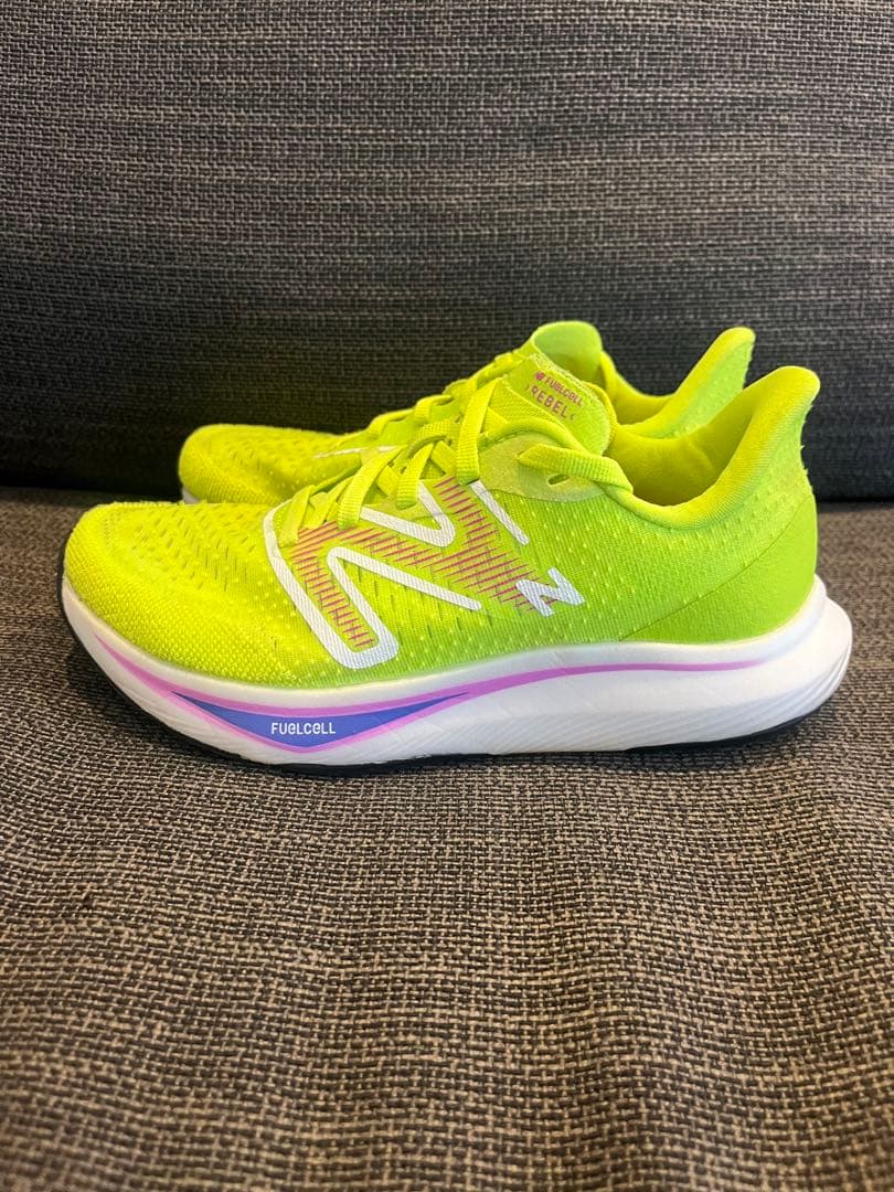 ウォーキング・ランニングウェア FUeLCeLL v3 23cm