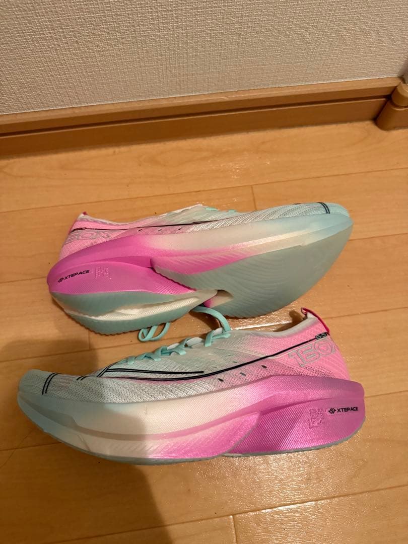 スパイク・シューズ XTEP ace 160