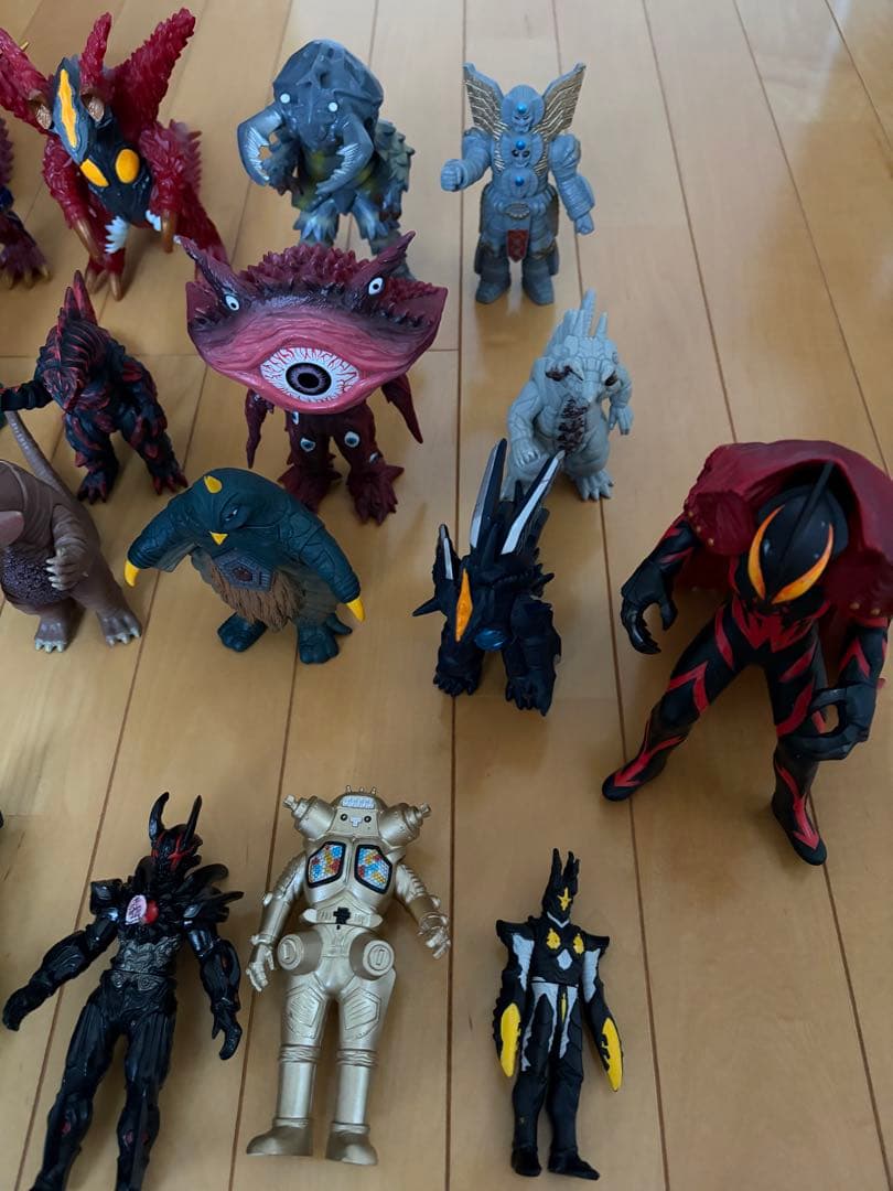 ウルトラマン　ウルトラ怪獣フィギュア　約100体　エッグ3体