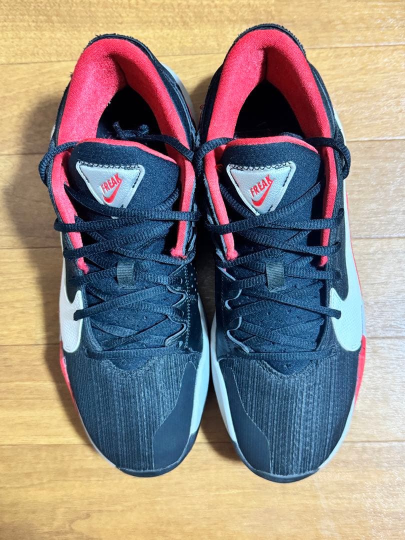 Nike バスケットボールシューズ 黒/赤/白