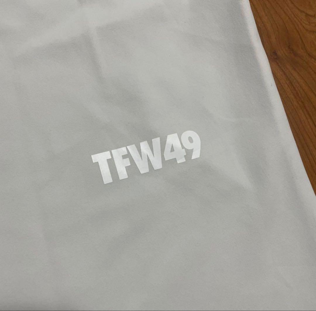 定価2.6万　新品未使用　TFW49 モックネック　Tシャツ XL ライトグレー