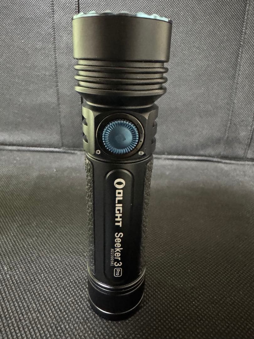Olight Seeker 3 Pro 懐中電灯　バッテリーおまけ付き