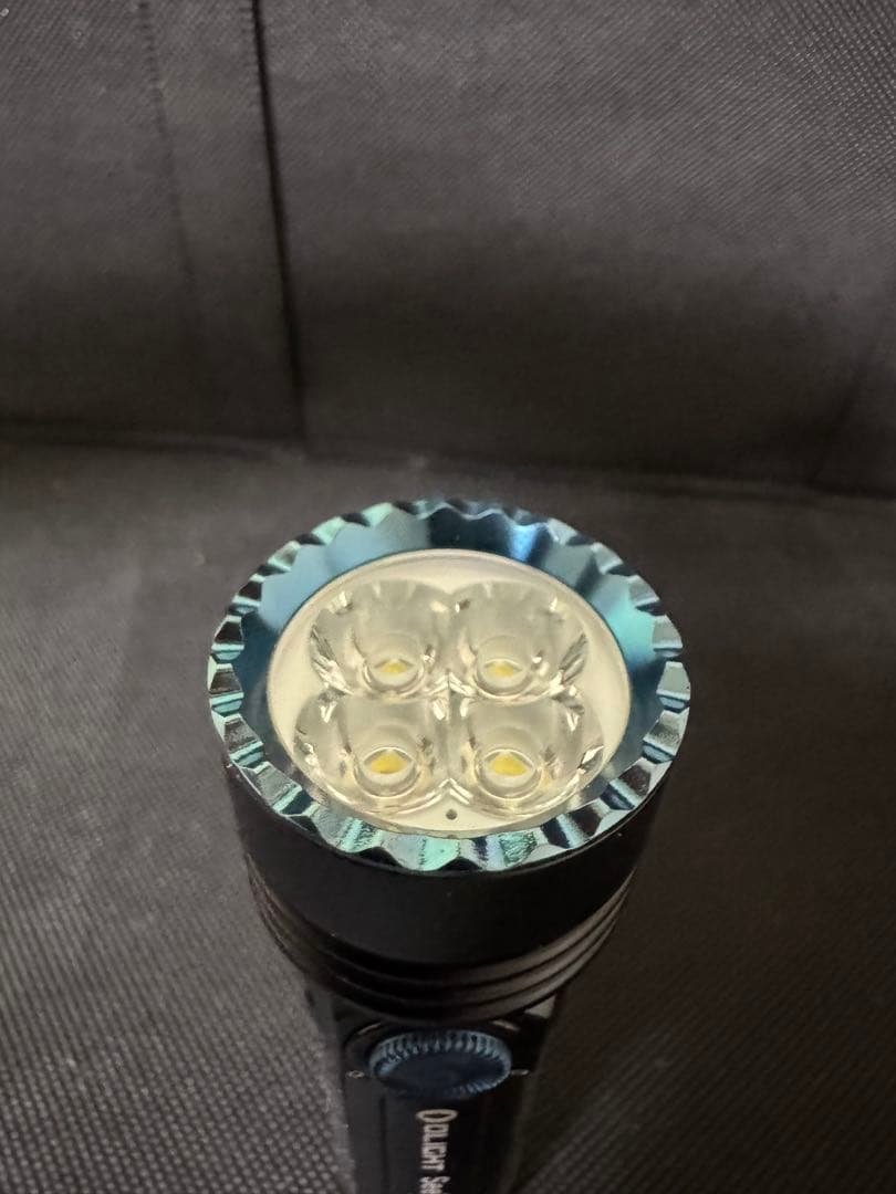 Olight Seeker 3 Pro 懐中電灯　バッテリーおまけ付き