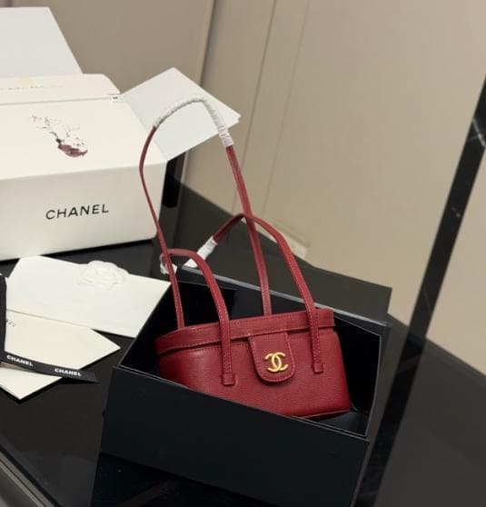 美品★ Jennie同じモデル 赤 ミニショルダーバッグ