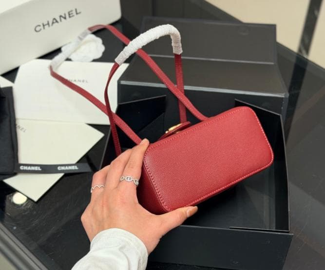 美品★ Jennie同じモデル 赤 ミニショルダーバッグ