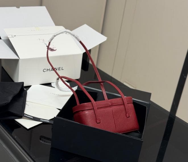 美品★ Jennie同じモデル 赤 ミニショルダーバッグ