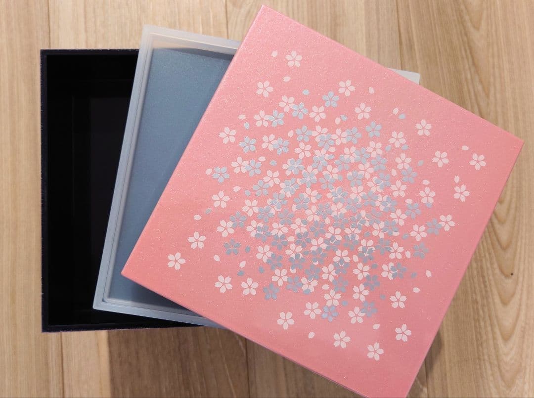 【超レア】アフタヌーンティーリビング 桜柄の重箱
