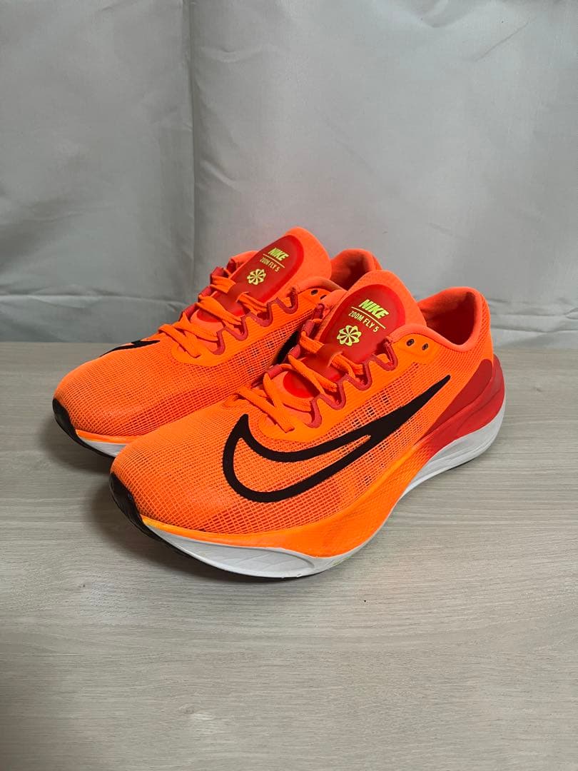 【美品】NIKE ズームフライ5 26cm オレンジ ランニングシューズカーボン