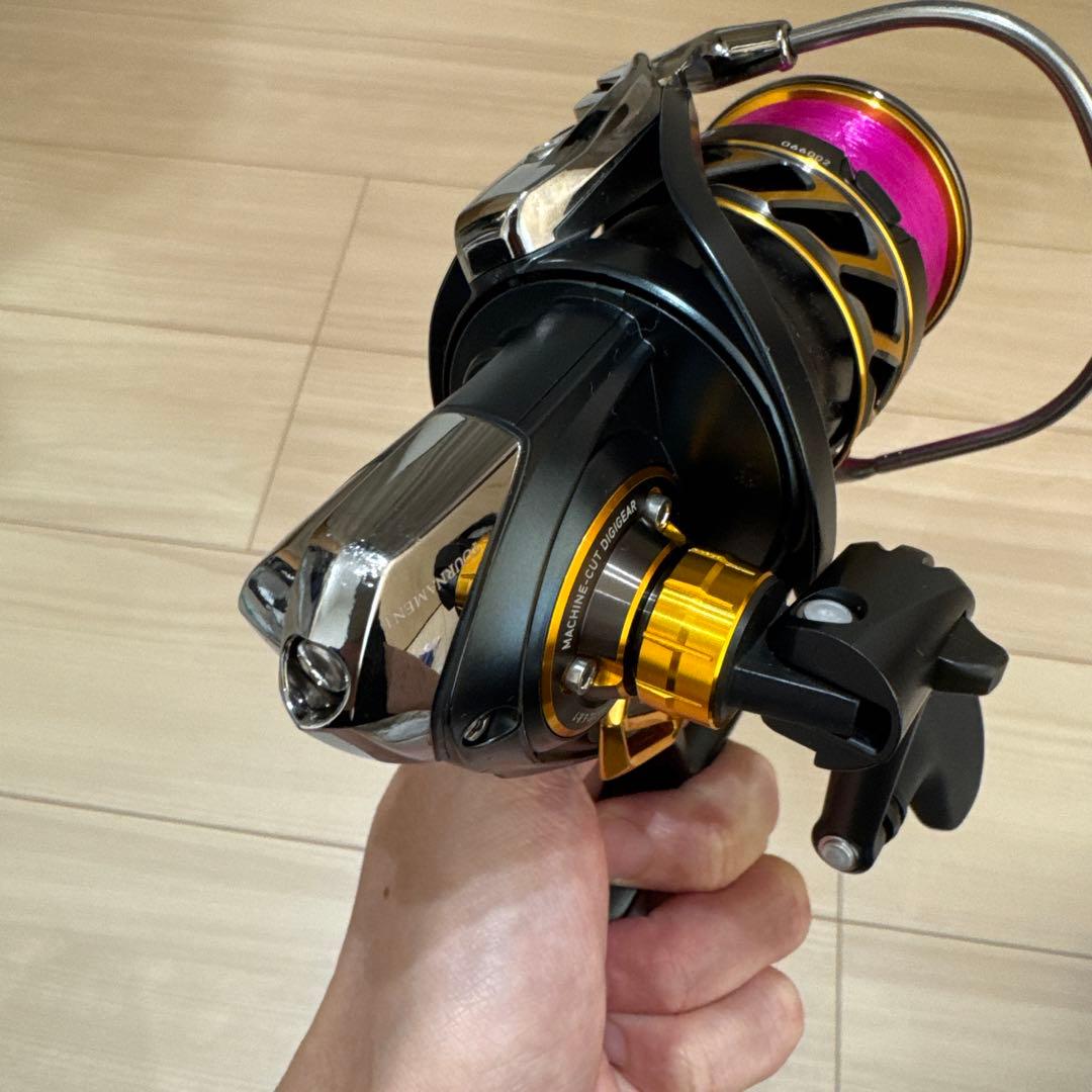 18 TOURNEYMENT 2500SH-LBD スピニングリール