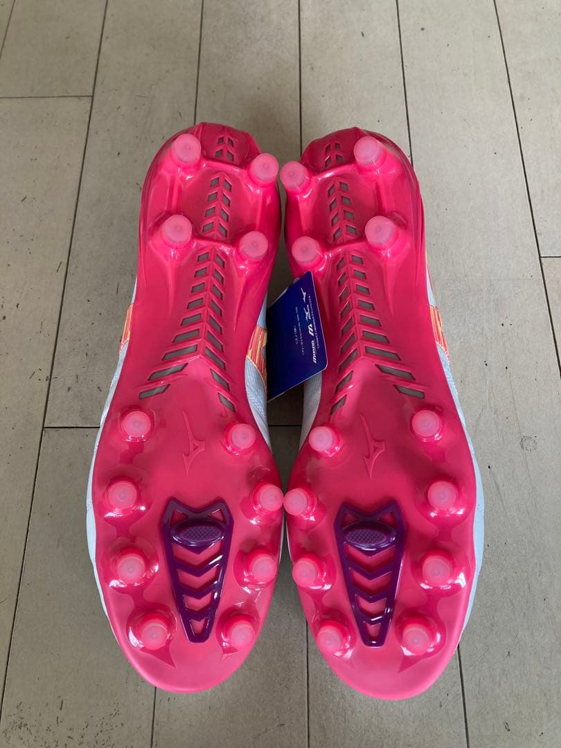 モレリアネオ4βジャパン　白✖️ピンク　26.5㎝　新品。
