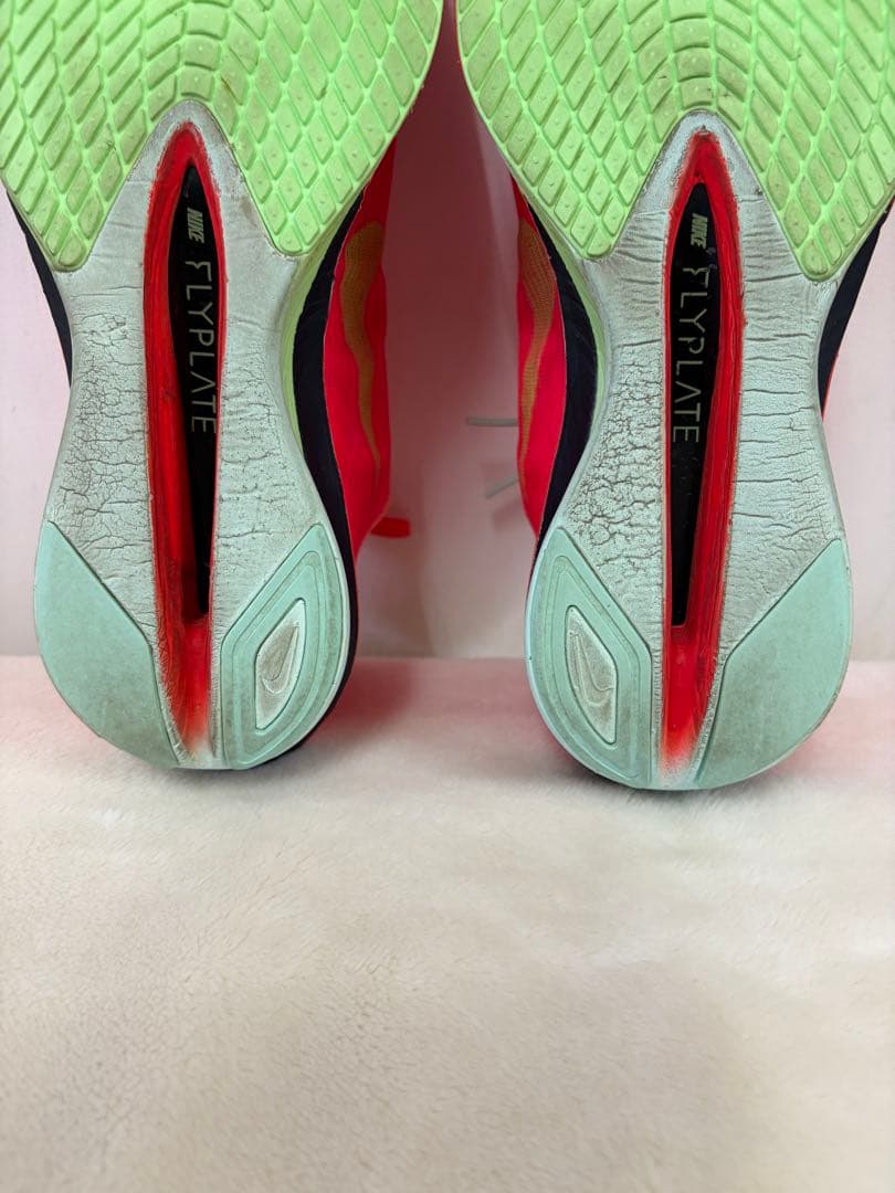 NIKE ヴェイパーフライ4 26.0
