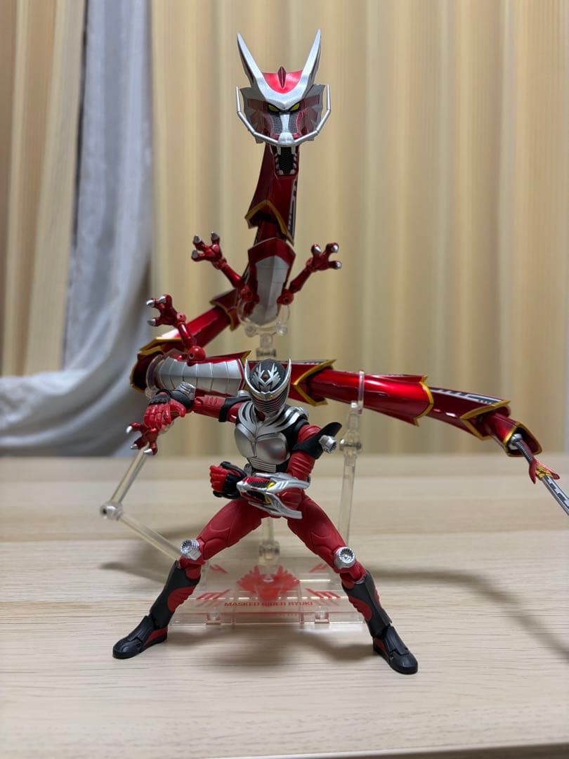 SHFiguarts 仮面ライダー龍騎 & ドラグレッダー　中古
