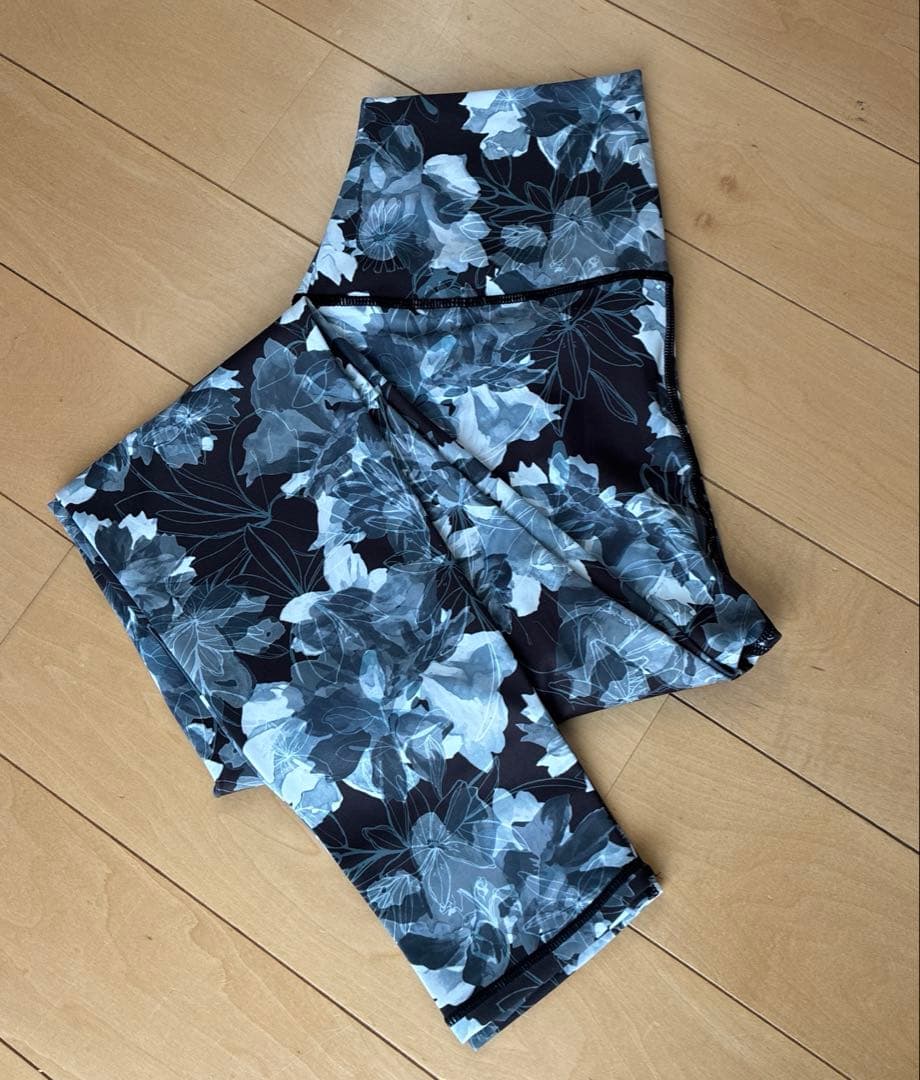 【新品未使用】SUKALA 花柄ハイウエストヨガパンツ Mサイズ