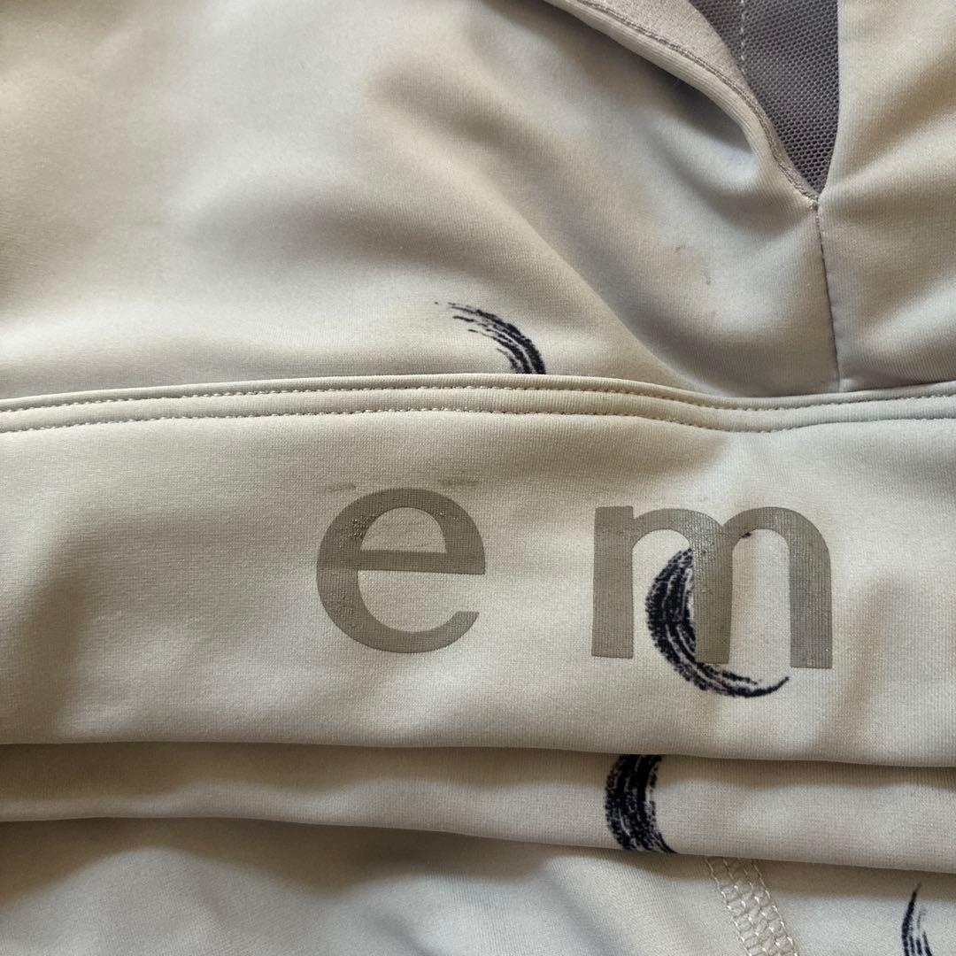 emmi ヨガウェアセット