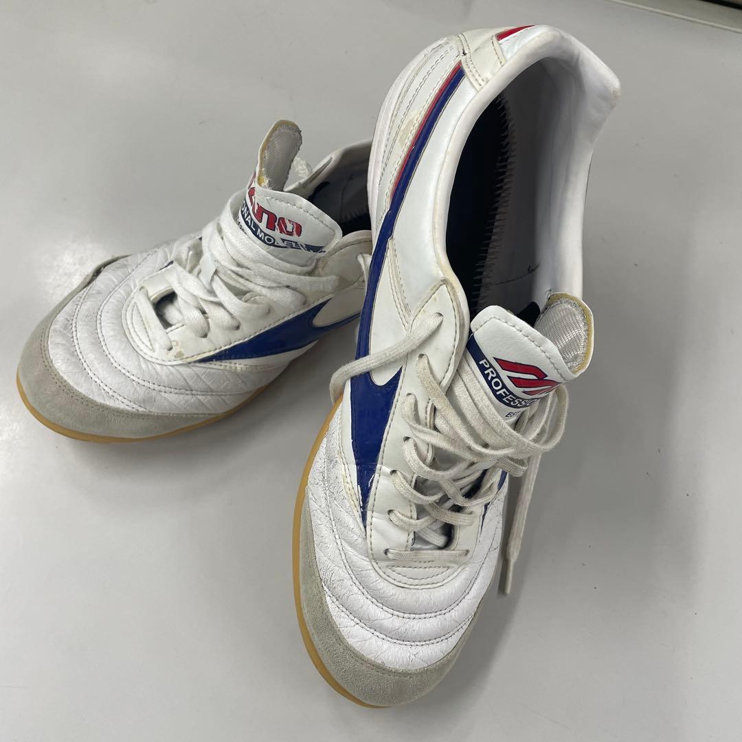 MIZUNOモレリアin 国内未発売限定カラー　27.5cm