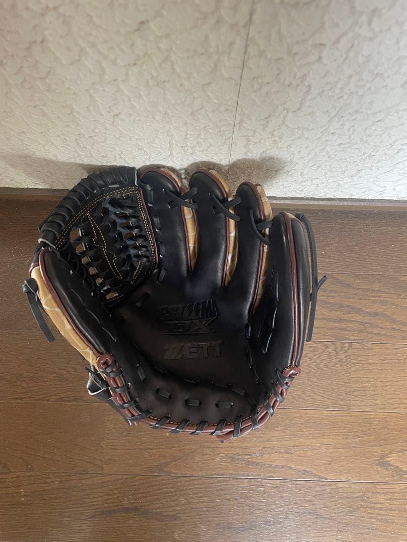 ゼット限定　軟式グラブ　ブラック×麒麟柄　右投げ