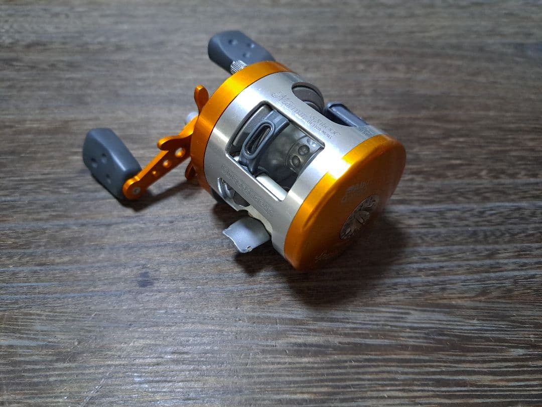 美品　付属品あり　アブガルシア　ウルトラマグ　SX1600C　サンセットオレンジ