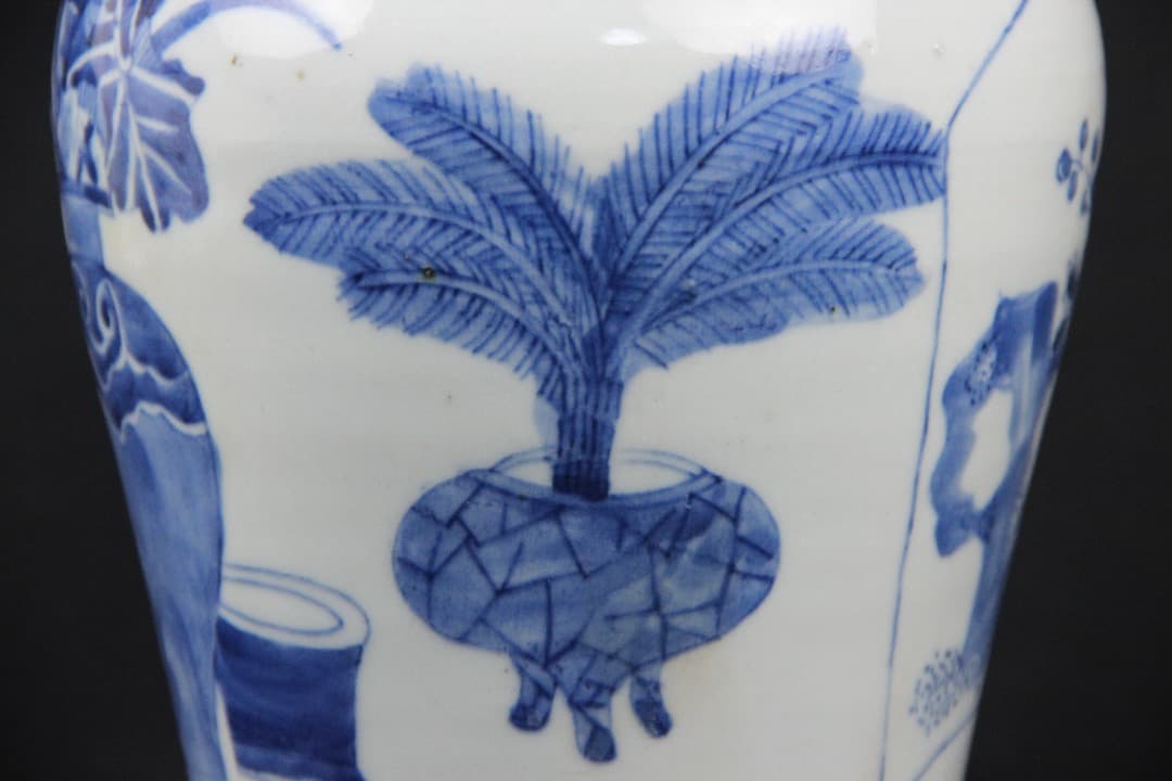 中国美術 清時代 　青花 博古文 長頸瓶 時代品 古磁 ENM23-5