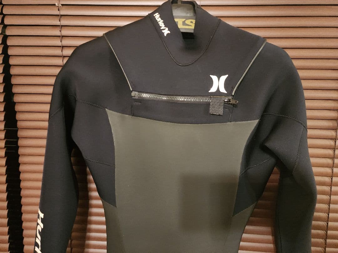 Hurley フルスーツ ブラック/グリーン　中古