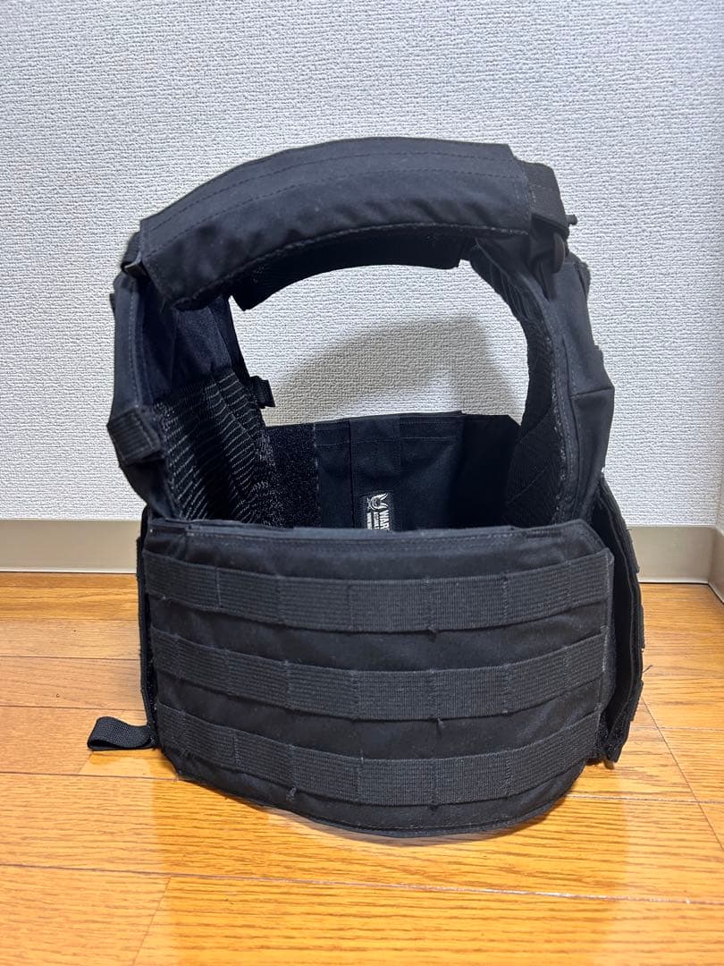 Warrior Assault Systems製 プレートキャリア