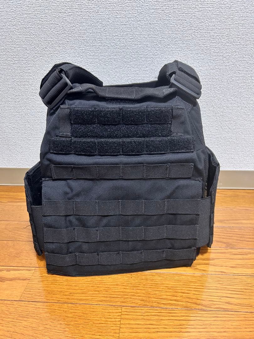 Warrior Assault Systems製 プレートキャリア