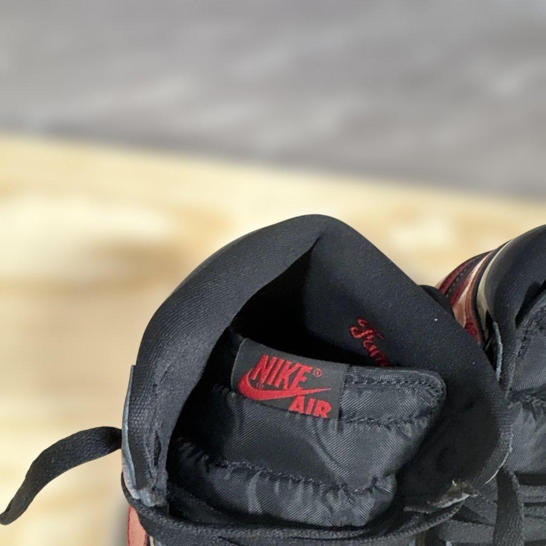 ナイキAir Jordan 1 赤黒 ハイカット