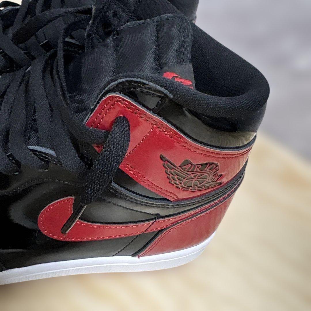 ナイキAir Jordan 1 赤黒 ハイカット