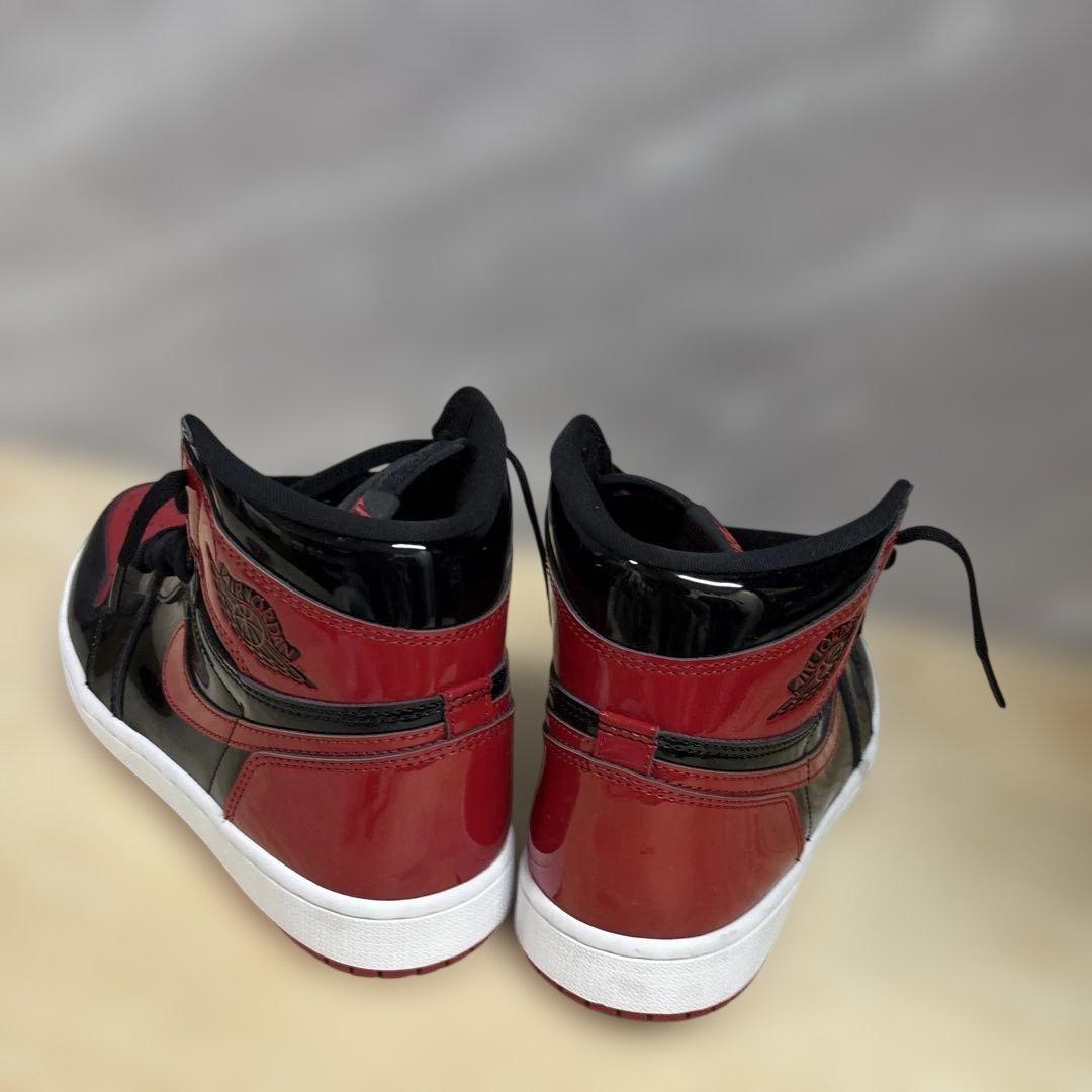 ナイキAir Jordan 1 赤黒 ハイカット