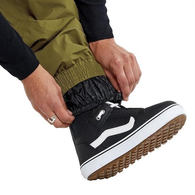 1846【新品タグ付き】VOLCOM スノボウェア パンツ メンズ ゴアテックス
