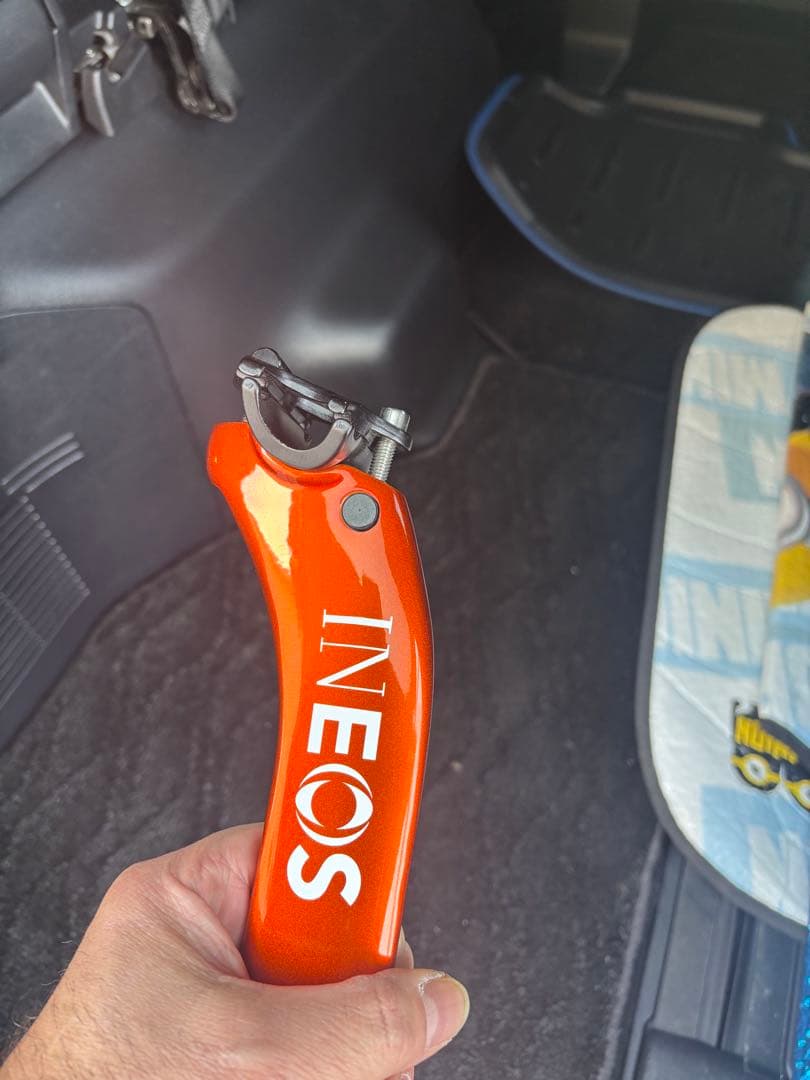 INEOS オレンジ シートポスト　DOGMA F14