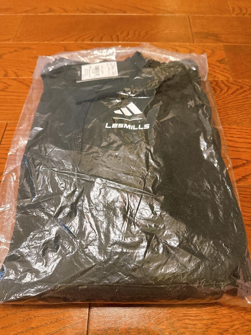レズミルズ パーカー 完売品 adidas レスミルズ
