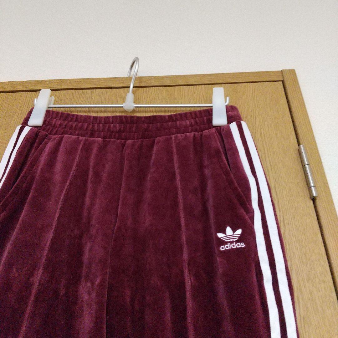美品　adidas バーガンディ ベロアトラックパンツ