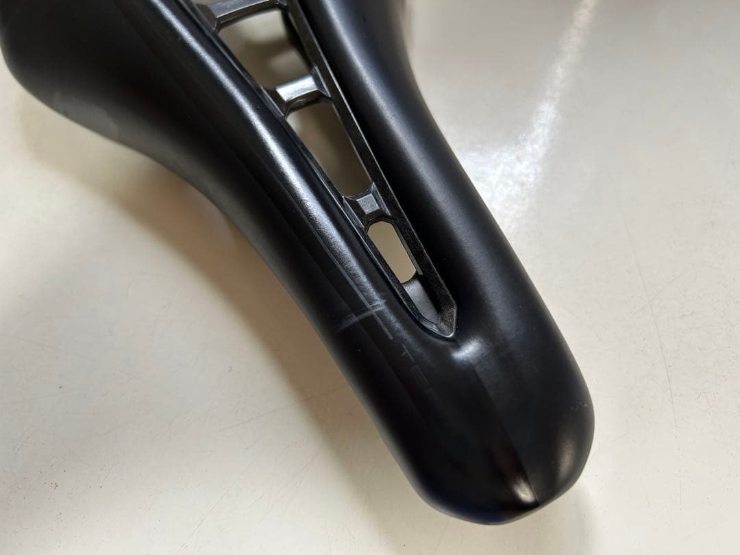PRO STELTH Curved Team カーボンレール　サドル