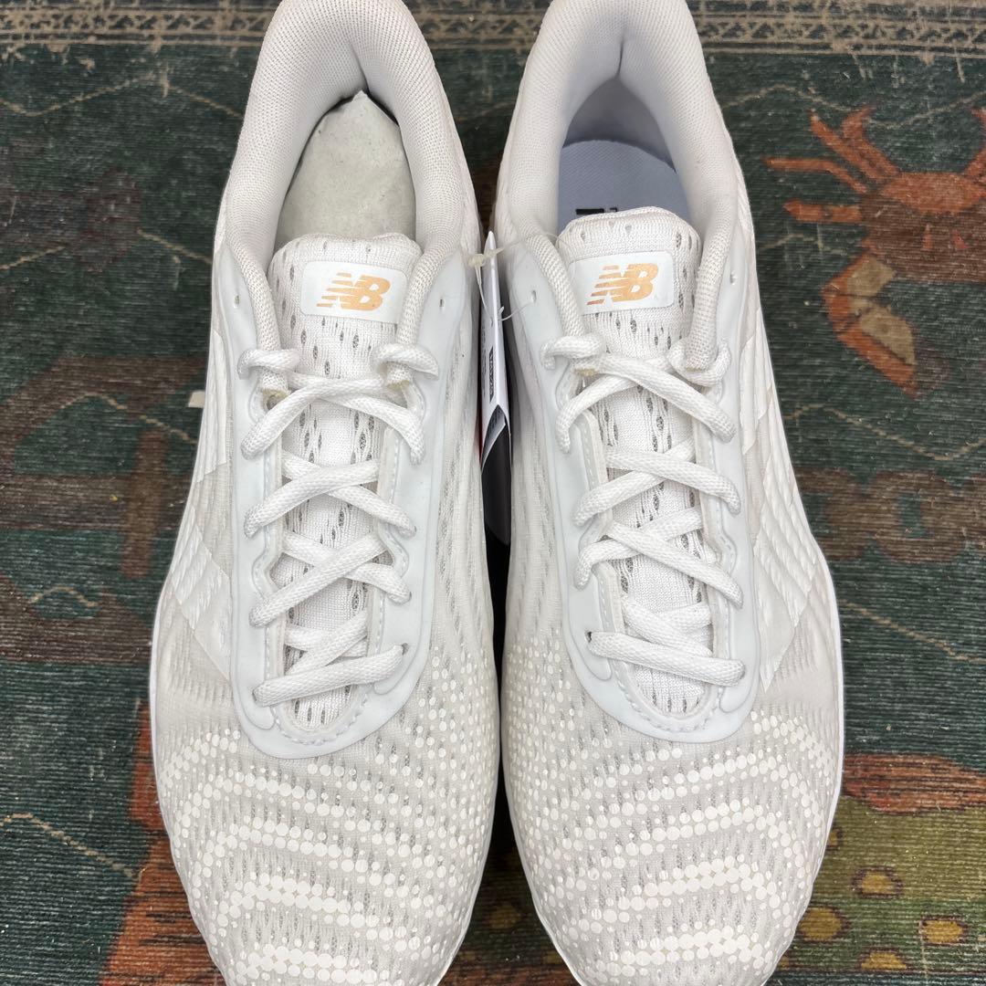New Balance 野球スパイク ホワイ27.5 新品未使用品です。