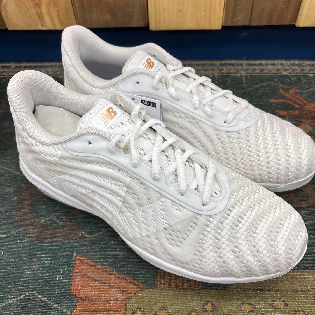 New Balance 野球スパイク ホワイ27.5 新品未使用品です。