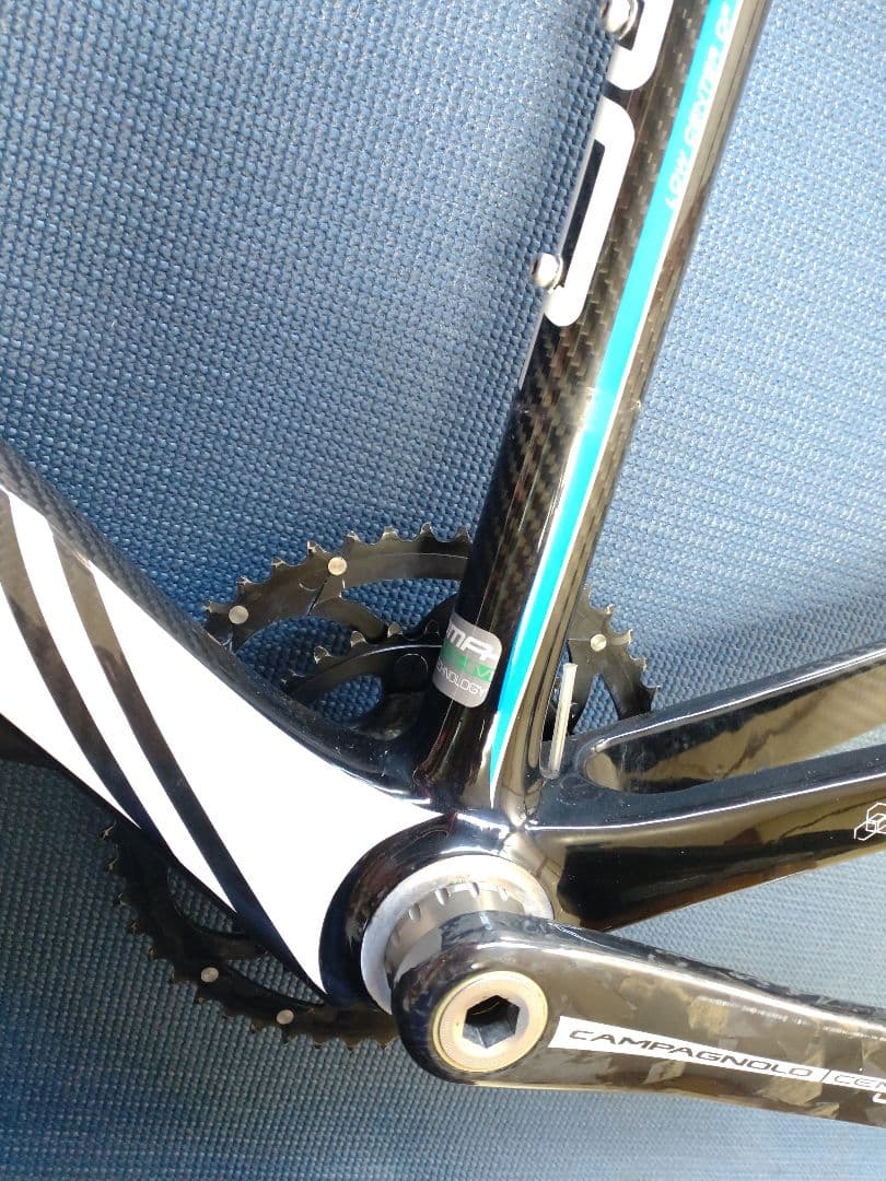 ロードバイクカーボンフレーム、Campagnolo クランクセット