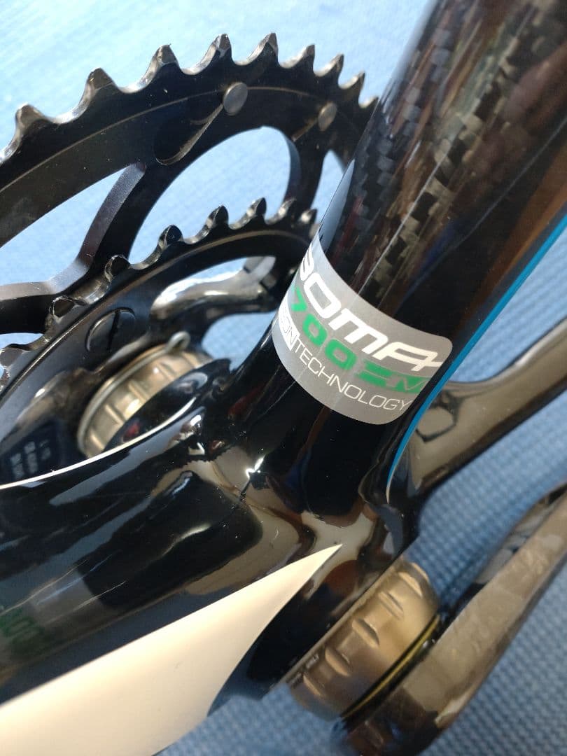ロードバイクカーボンフレーム、Campagnolo クランクセット