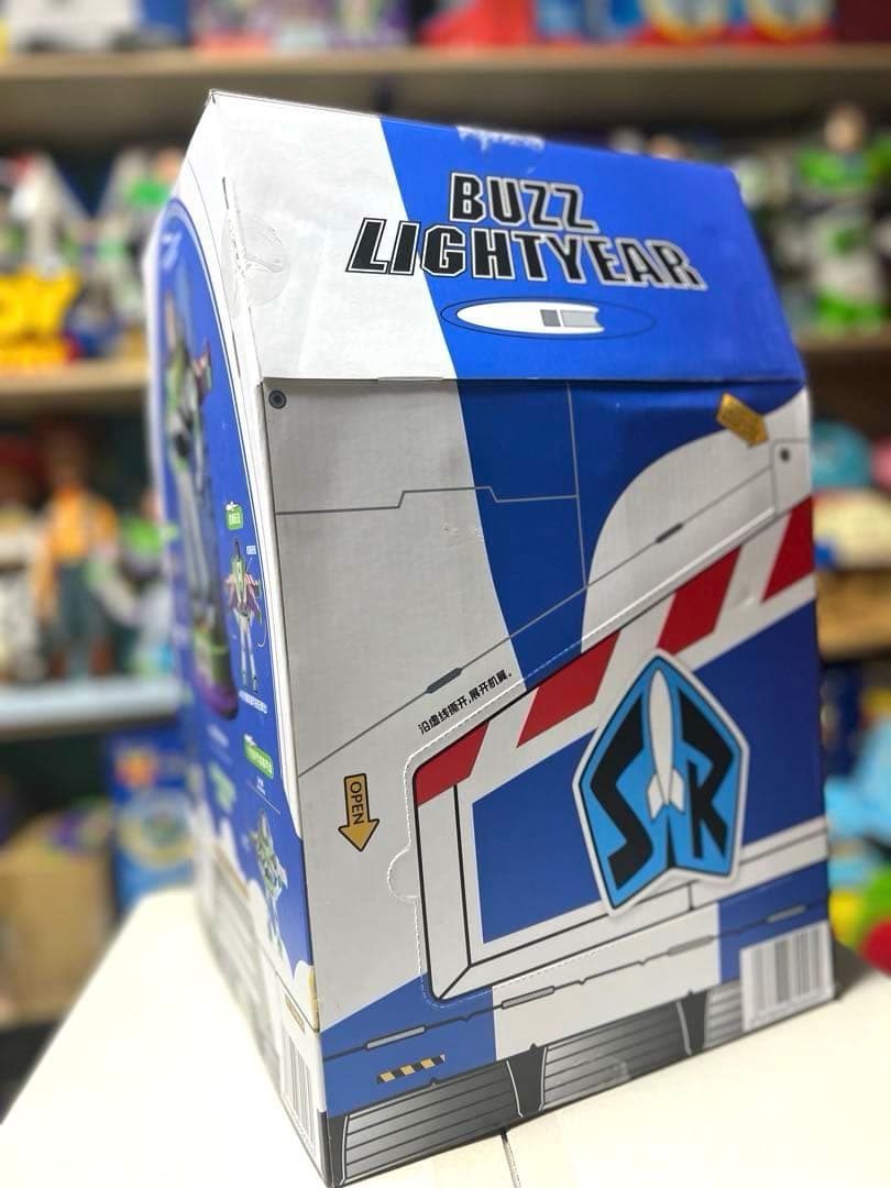海外限定　トイストーリー　バズライトイヤー 等身大　モデルキットTOYSTORY