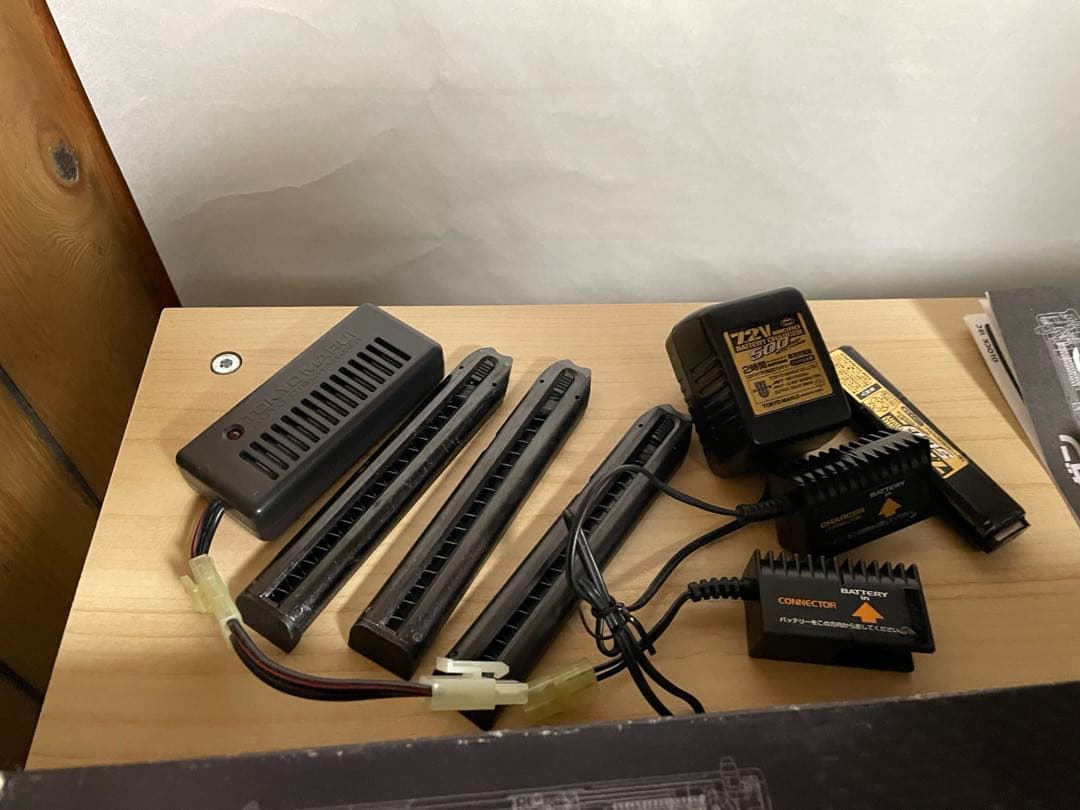 GLOCK 18C 電動ガン 二丁➕バッテリ、マガジン➕おまけ