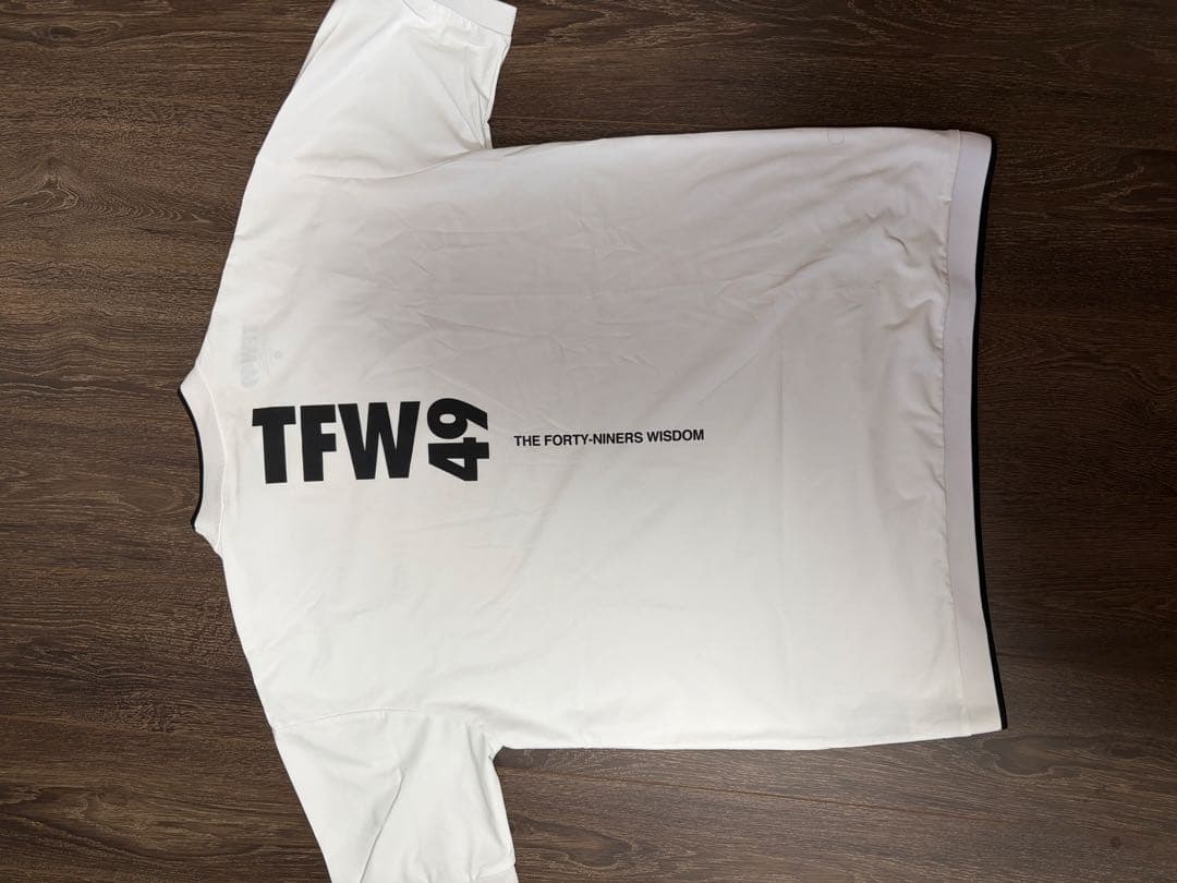 TFW49 ホワイト モックネックTシャツ