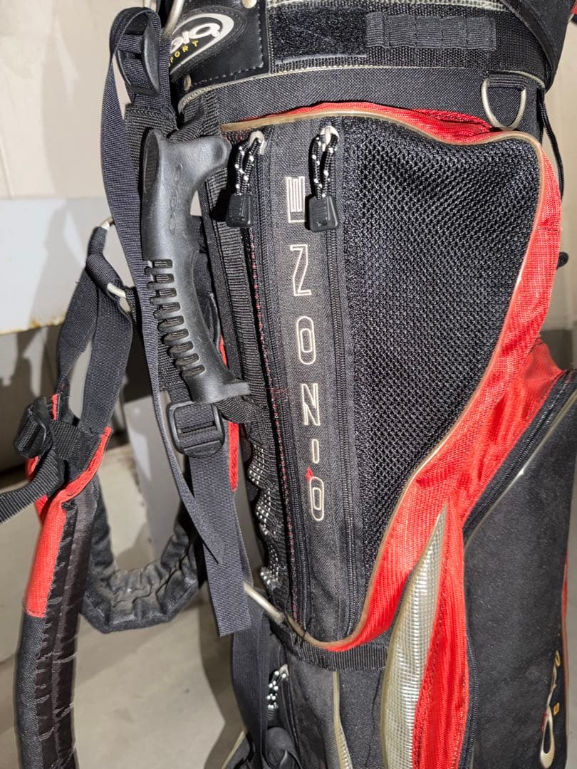 売切り　OGIO スタンド式キャディバッグ　O-ZONE