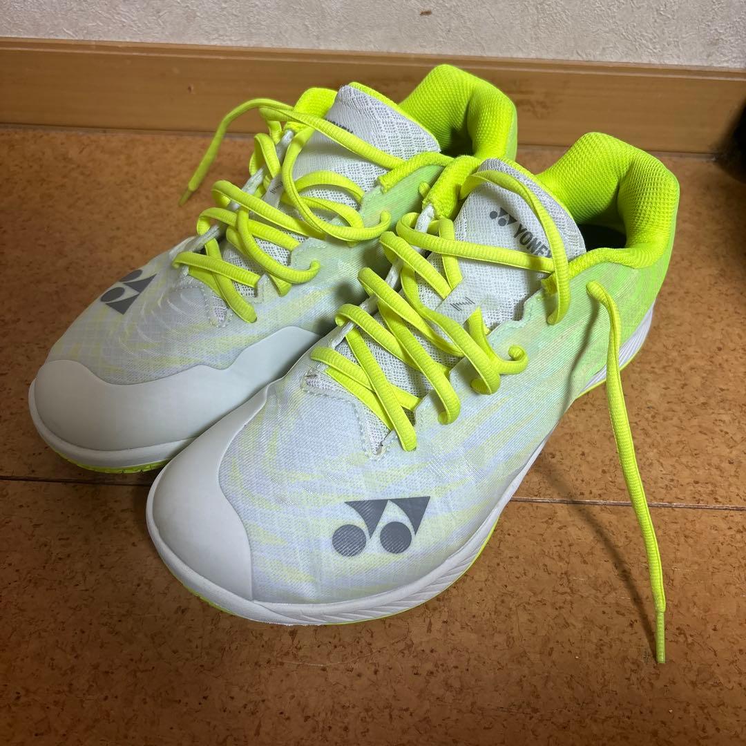 ヨネックス バドミントンシューズ　エアラスz 25.5cm