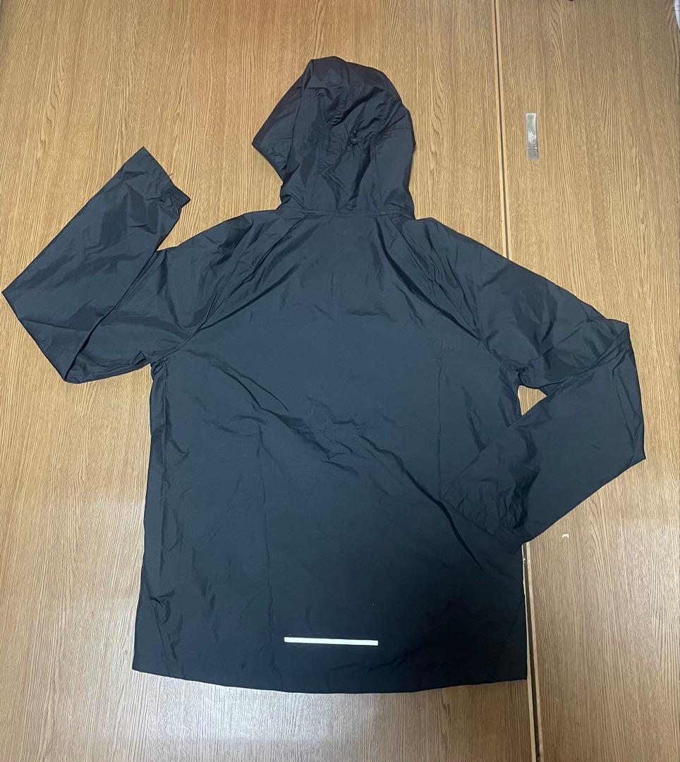 Nike ブラック ウィンドブレーカー 新品タグ付き