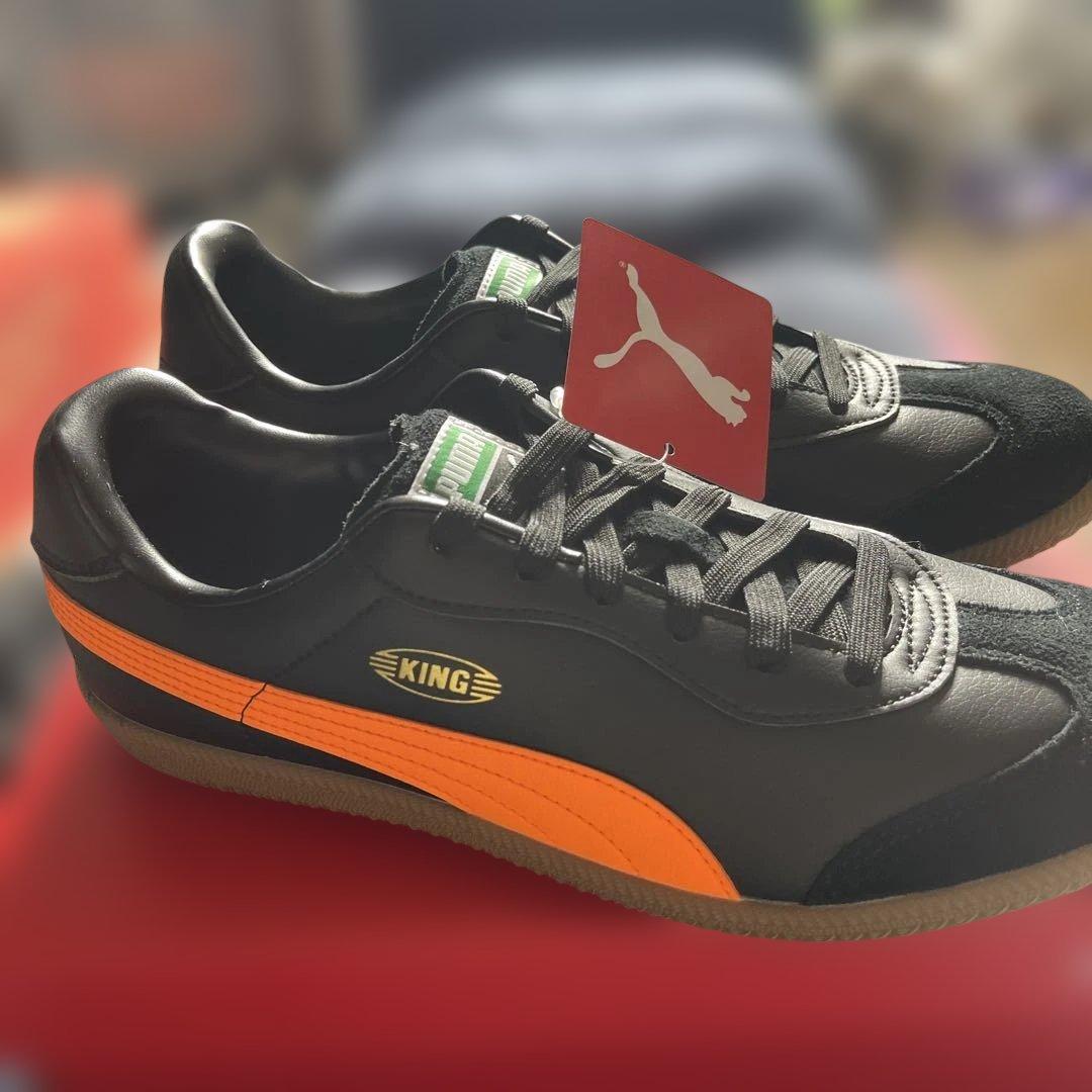 新品タグ付き　PUMA KING 21IT ブラック/オレンジ シューズ　27㎝