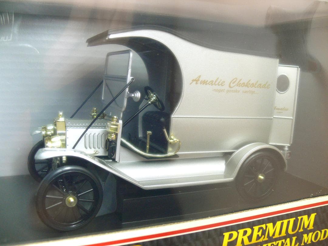 Ford Model T delivery truck フォードモデル 1/18