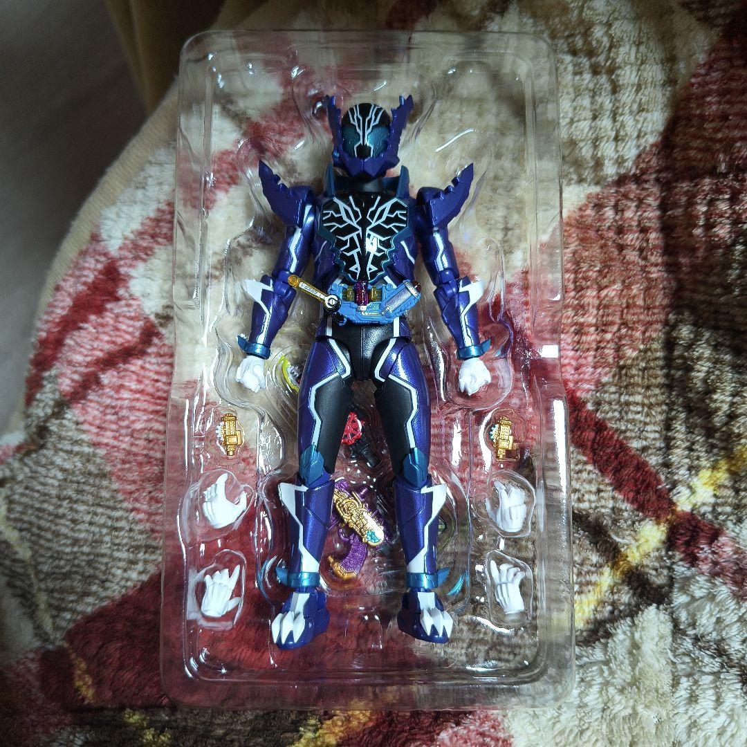 SHFiguarts 仮面ライダーローグ