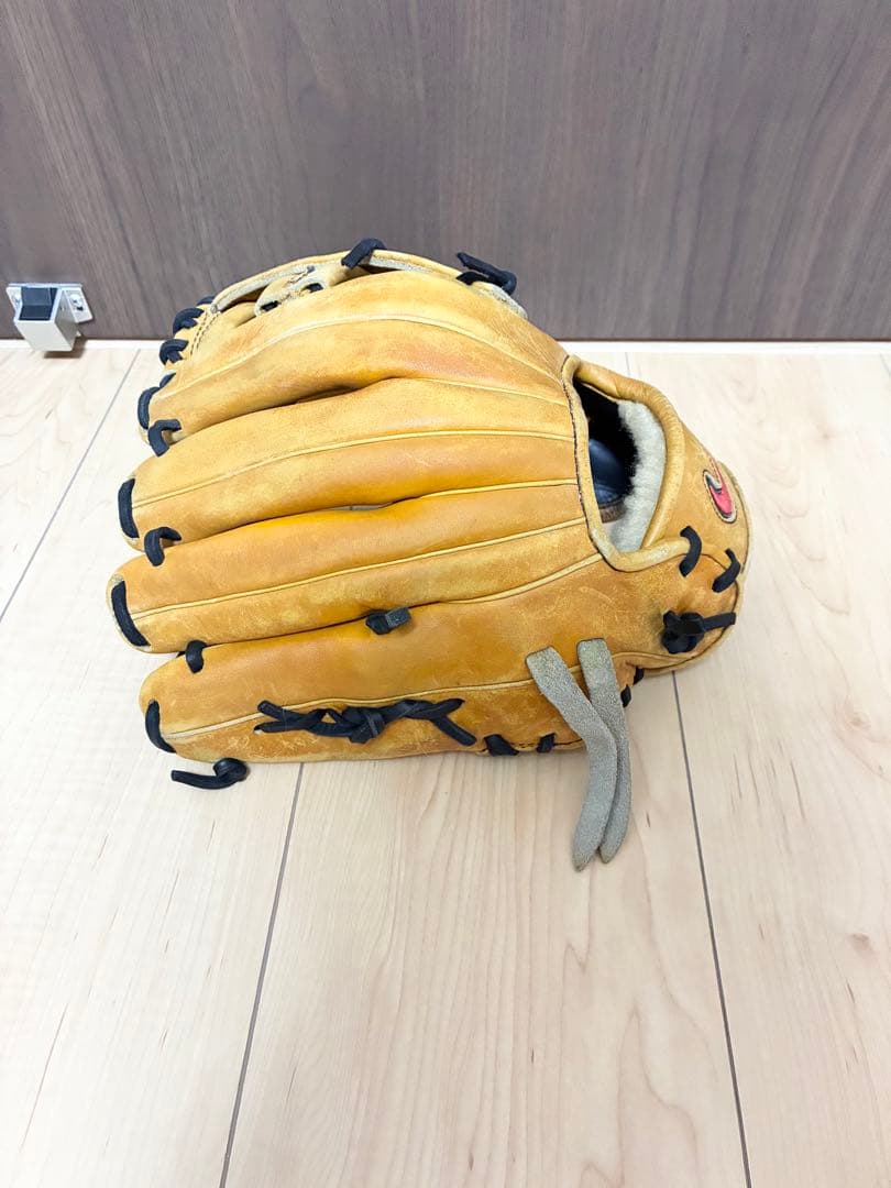 いけちゃん NIKE 一般軟式用内野手グラブ