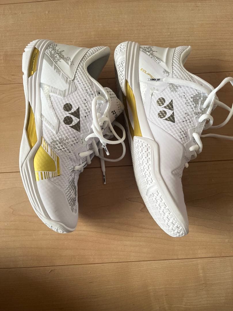 YONEX バドミントンシューズ ホワイト/ゴールド